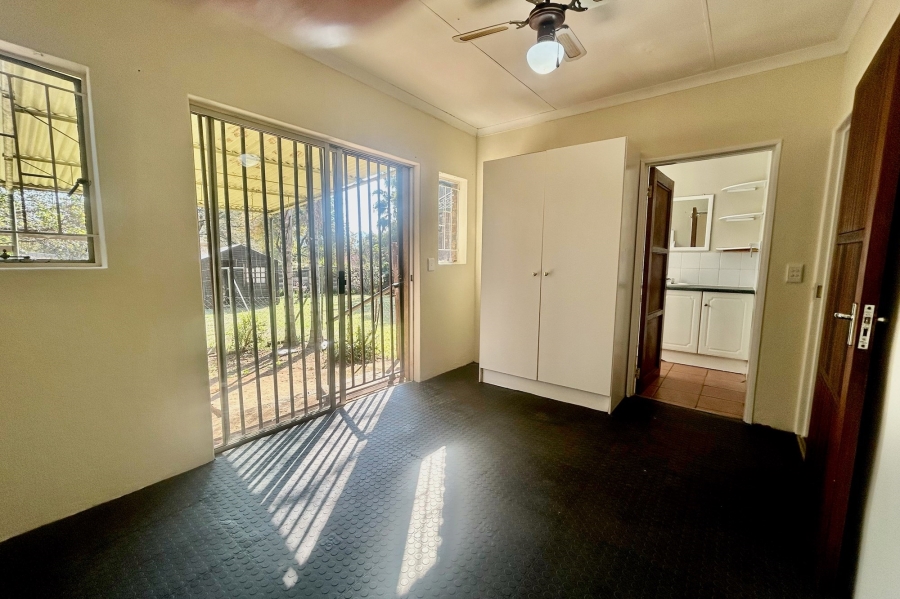 5 Bedroom Property for Sale in Ifafi North West